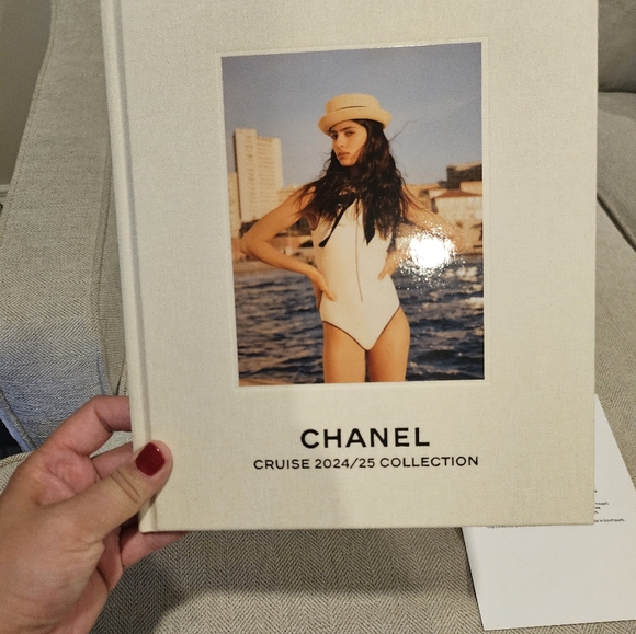 Brand new Chanel book - Picture 3 of 10